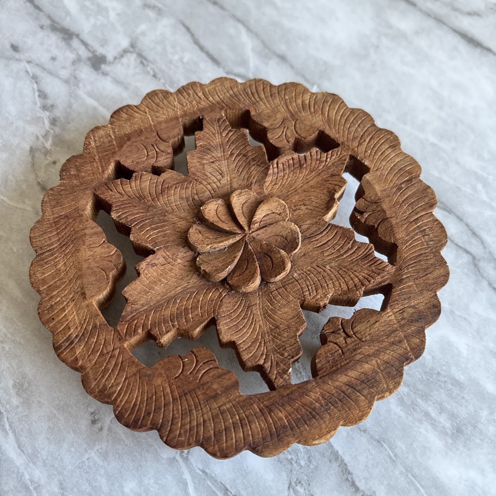 Vintage Hand Carved Wooden Footed Trivet India Boho Floral Plant Stand Riser - Picture 1 of 5